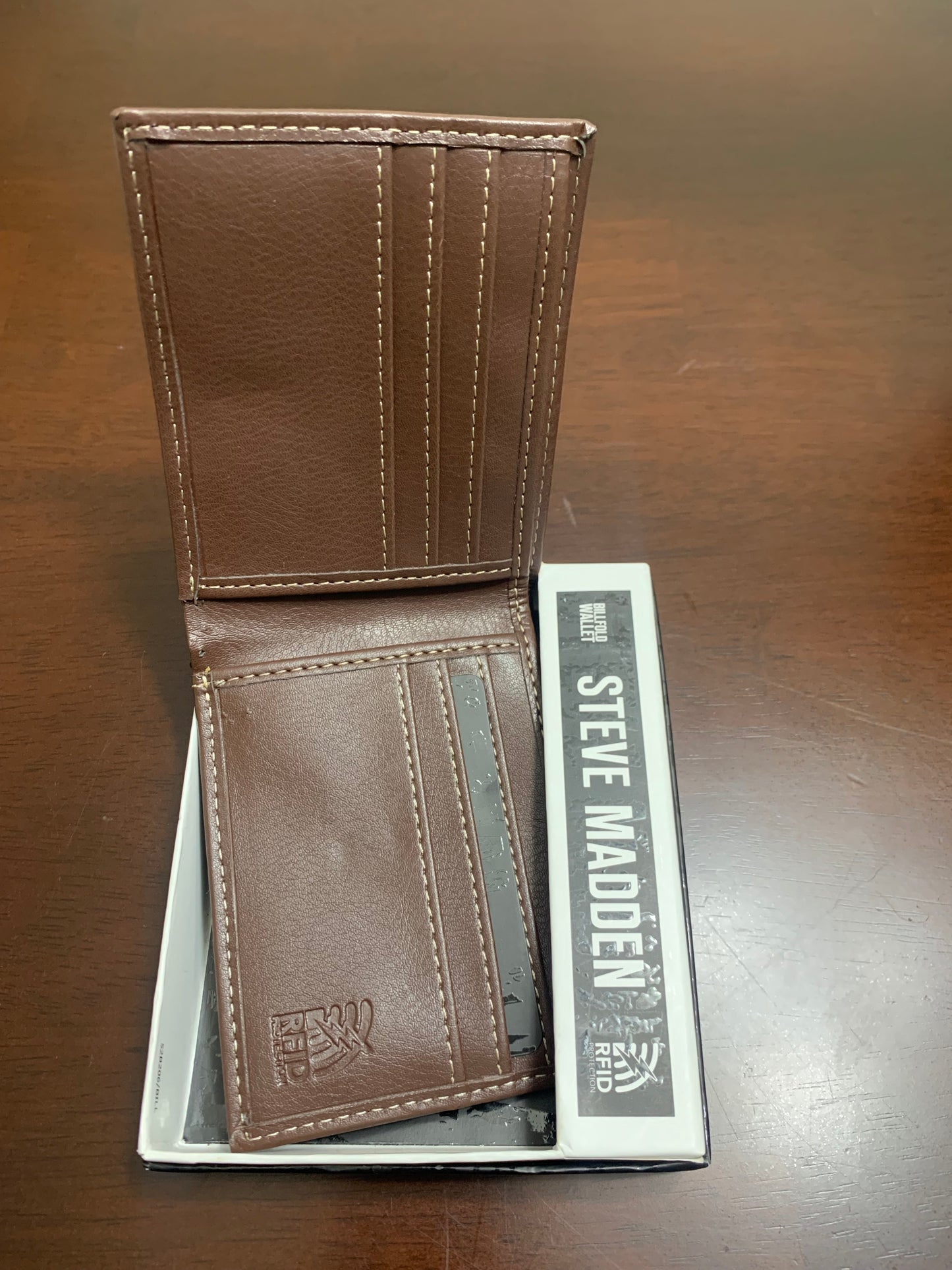 STEVE MADDEN MEN’S GENUINE LEATHER BIFOLD WALLET WITH RFID PROTECTION